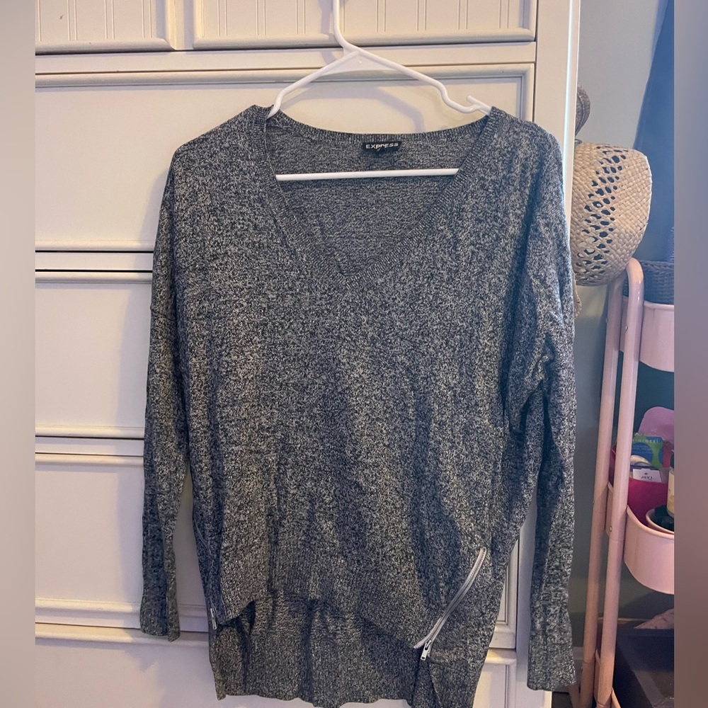 gray sweater! with zipper accents